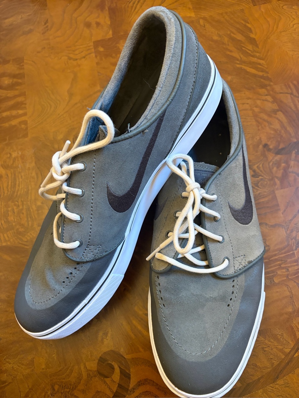 Nike Men’s Gray  Suede Low-Top Sneakers with White Laces